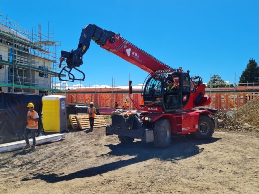 Telehandler with lifting hook