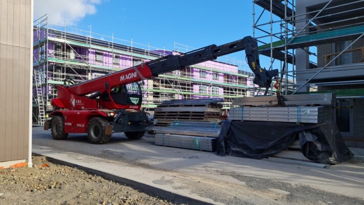 Rotating Telehandler with Hook