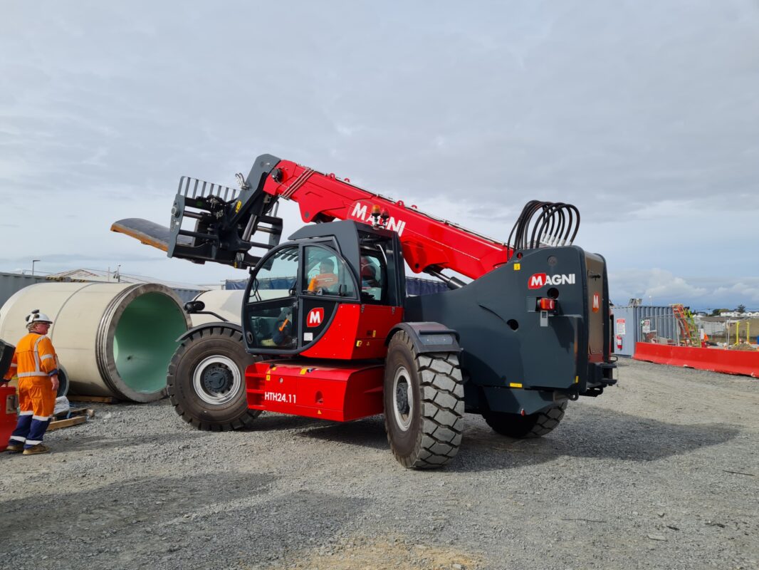 Moving Concrete Pipes with Telehandler